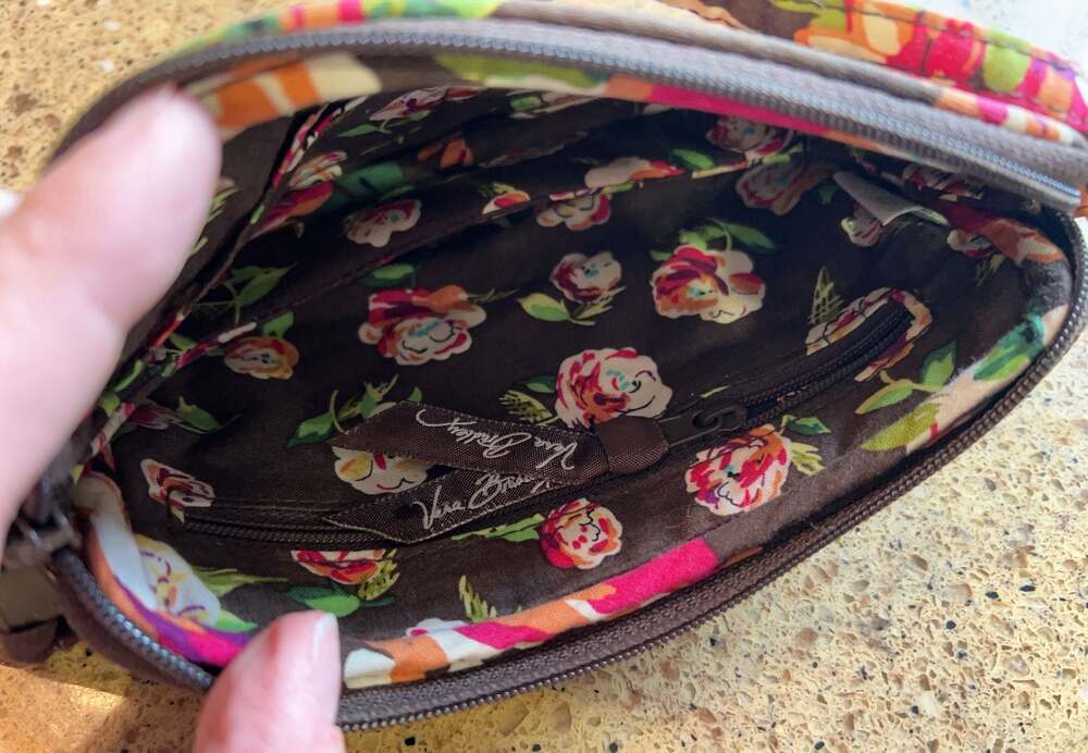 Vera Bradley brown floral zippered wristlet, 8“ x 4“ x 2“ - Picture 6 of 6